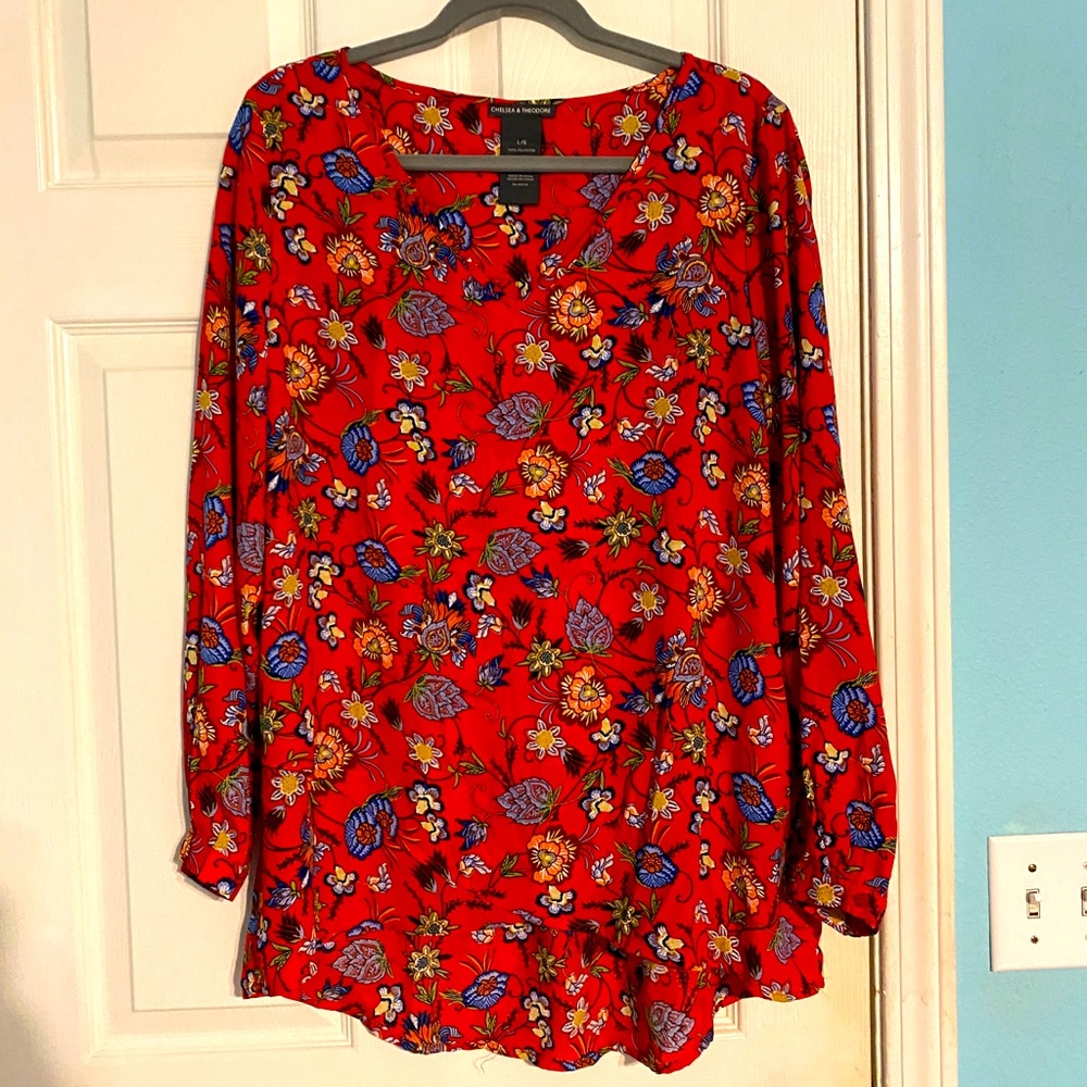 NWOT Chelsea & Theodore large floral blouse